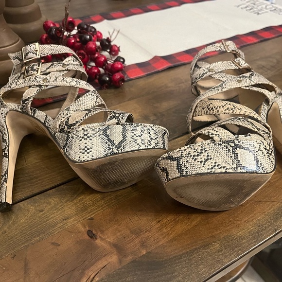 PaperFox - 7.5 Animal Print heels-$25 - Picture 5 of 6